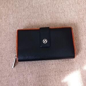Valentina Black and Brown Wallet Minimalist Design